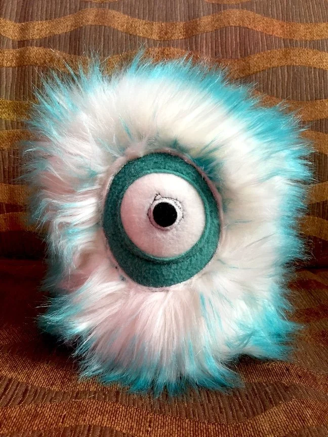 SMALL ONE EYED SNOW MONSTER WITH SINGLE EYE COLOR — TIM MONSTERS! -